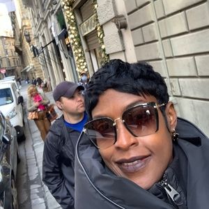 Meet your Posher, Stacy ann